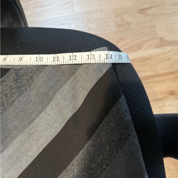 Nygard Collection Elegant Black and Gray Striped Skirt. 6P - Picture 8 of 11